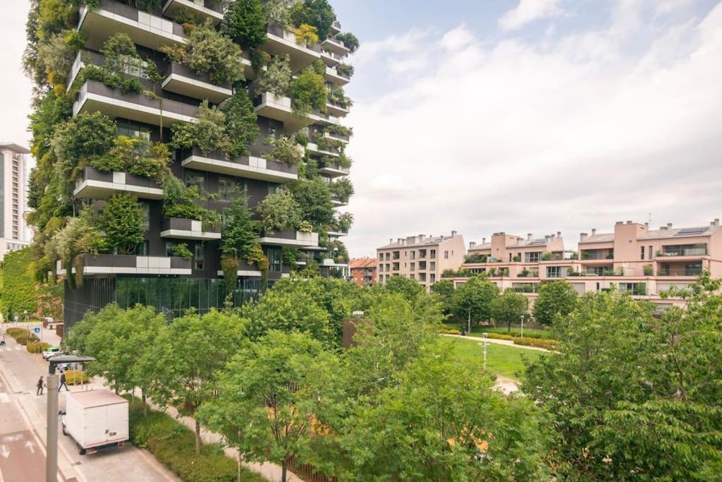 Free Wi-Fi - A/C - Vertical Tower - Garibaldi Милано Екстериор снимка
